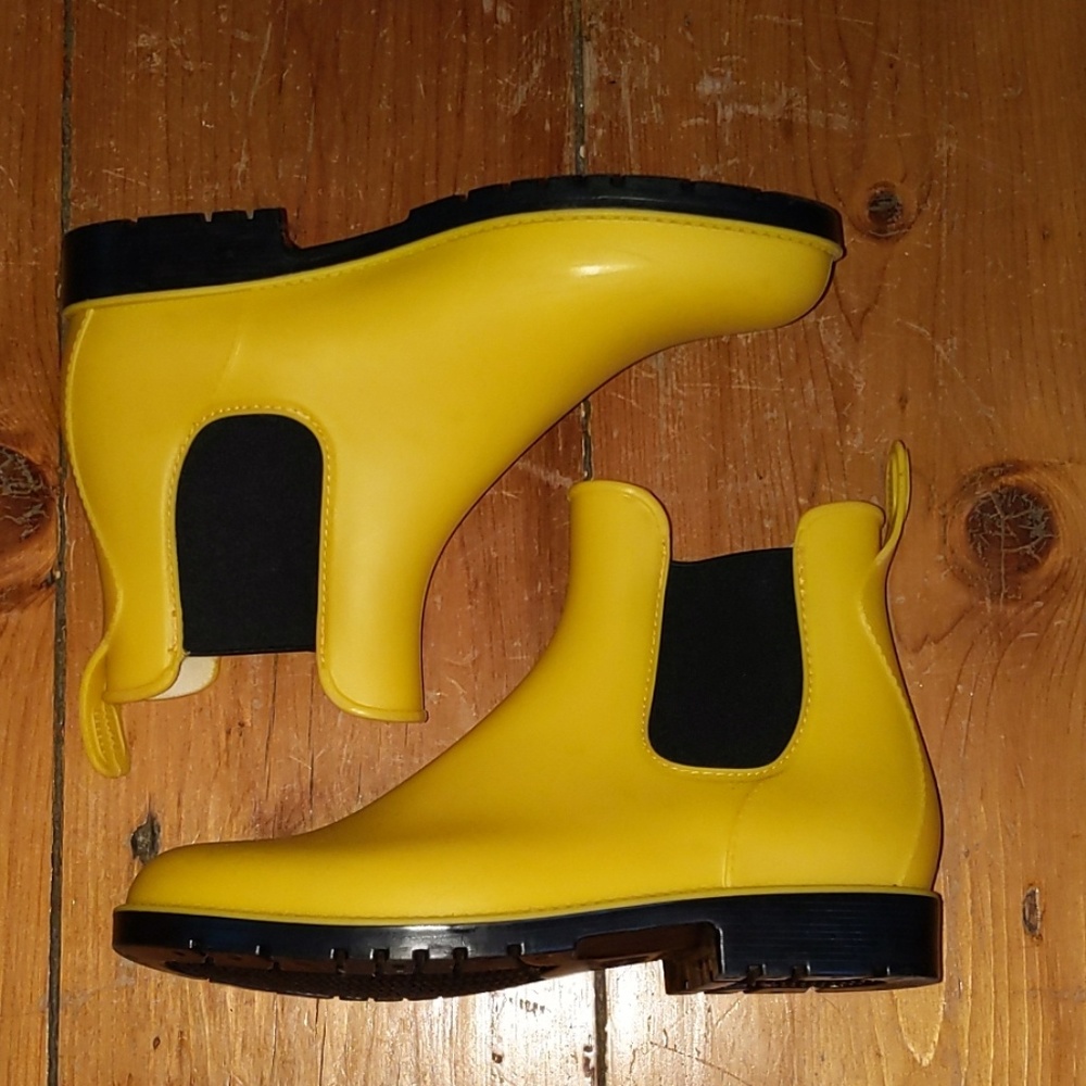 Yellow ankle high wellies